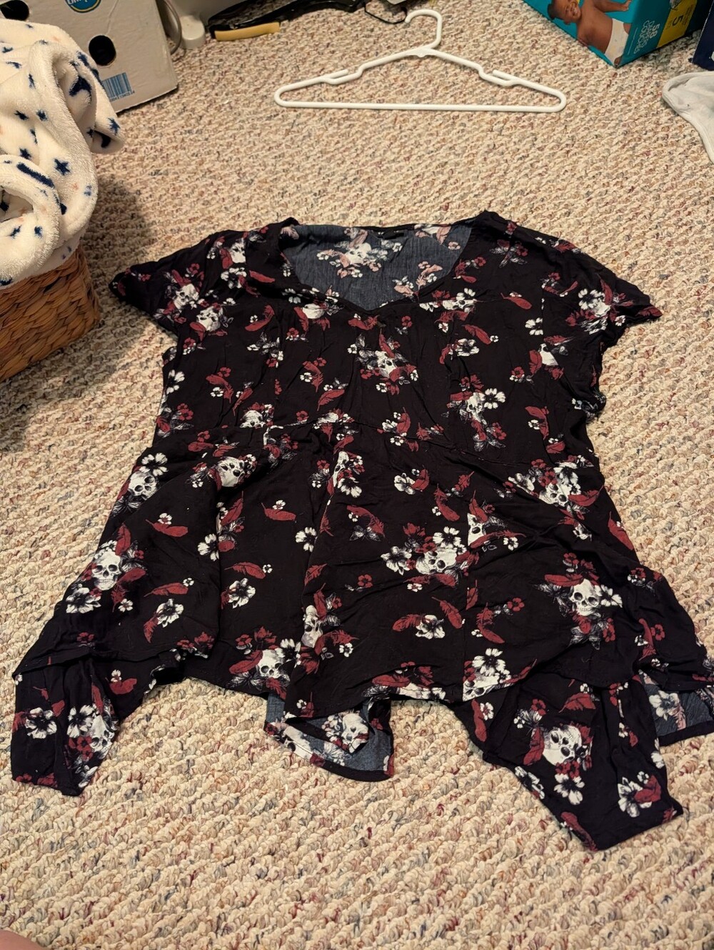 Torrid Skulls And Flowers Handkerchief Top Size 2